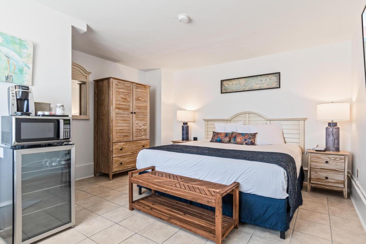 Lowes Wharf Marina Inn Sherwood Extérieur photo