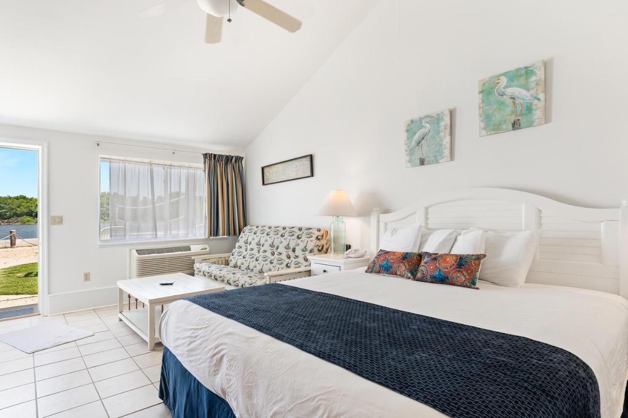 Lowes Wharf Marina Inn Sherwood Extérieur photo
