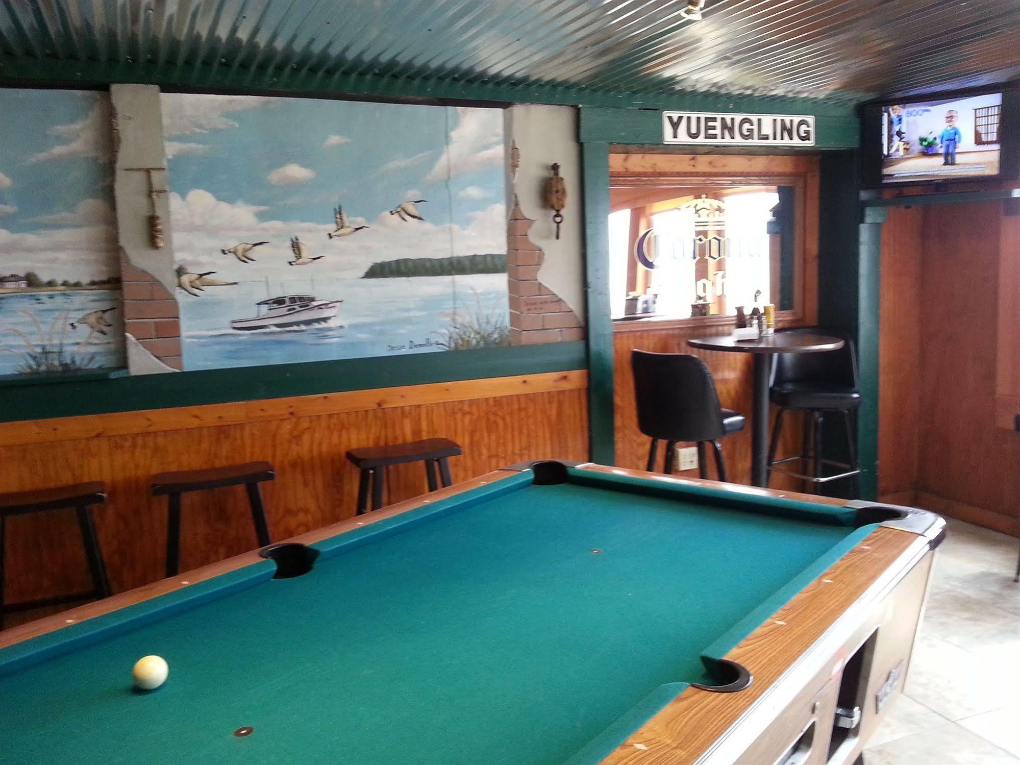 Lowes Wharf Marina Inn Sherwood Extérieur photo