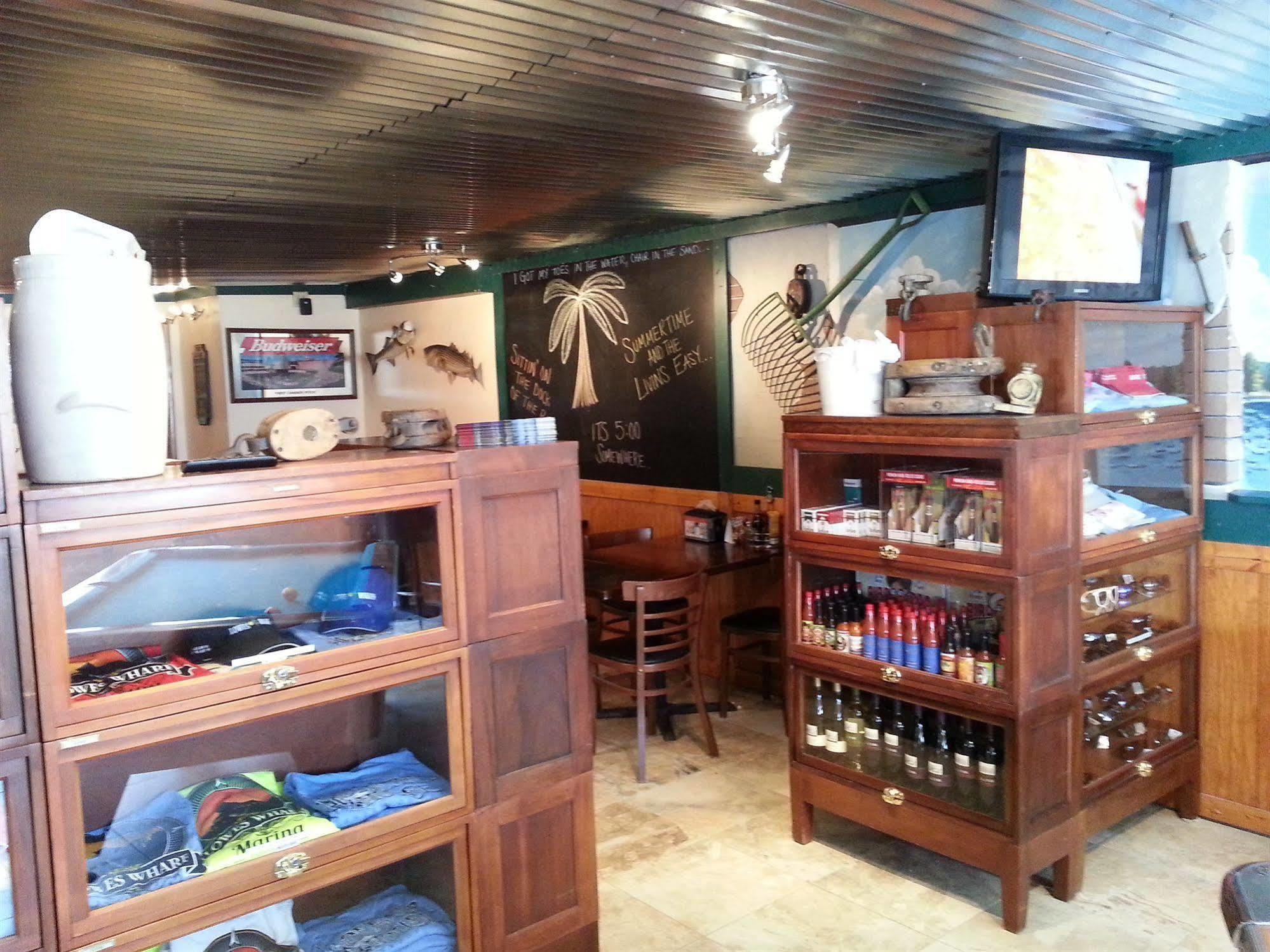 Lowes Wharf Marina Inn Sherwood Extérieur photo