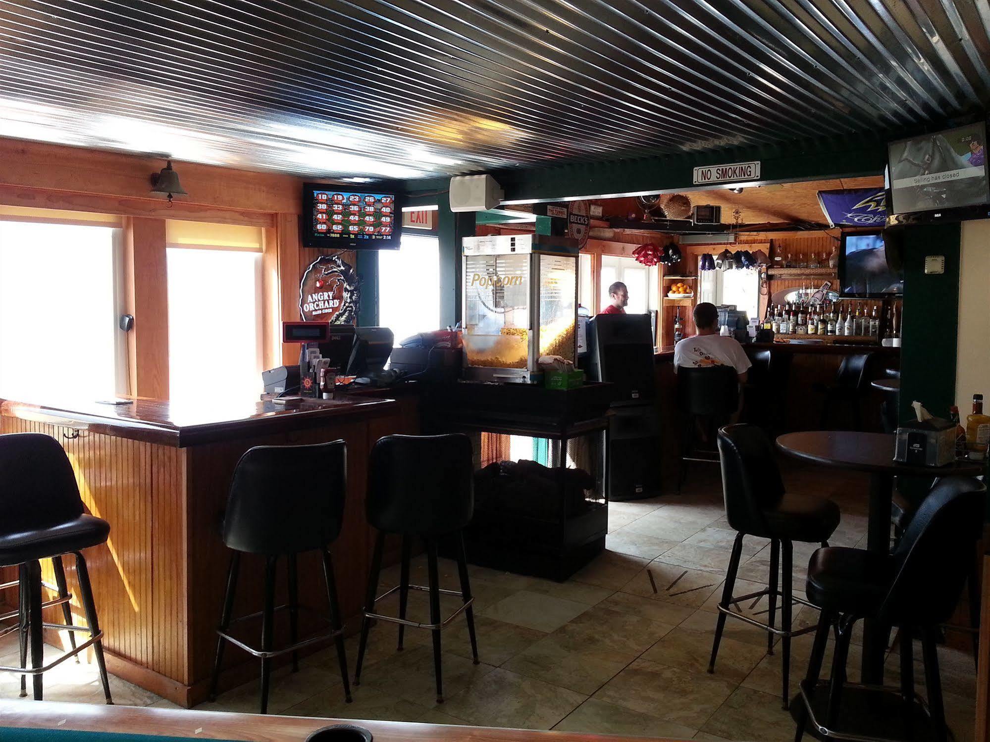 Lowes Wharf Marina Inn Sherwood Extérieur photo